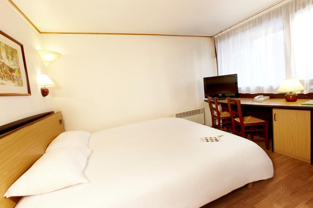 Kyriad Direct Marseille Ouest - مارتيج المظهر الخارجي الصورة