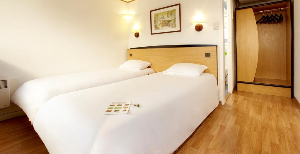 Kyriad Direct Marseille Ouest - مارتيج المظهر الخارجي الصورة