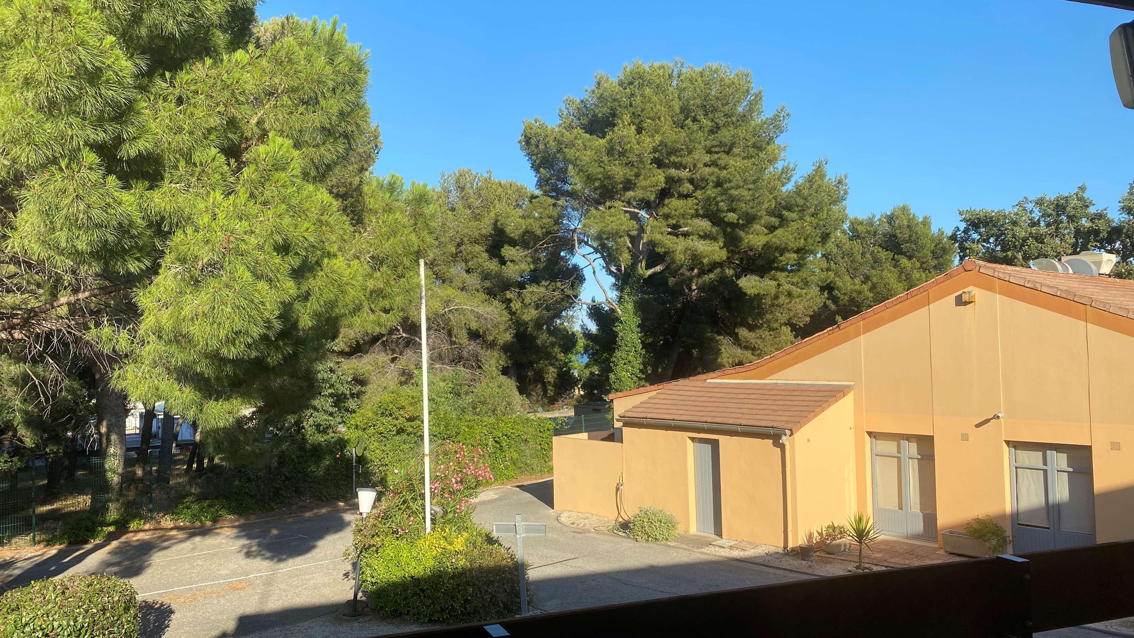 Kyriad Direct Marseille Ouest - مارتيج المظهر الخارجي الصورة
