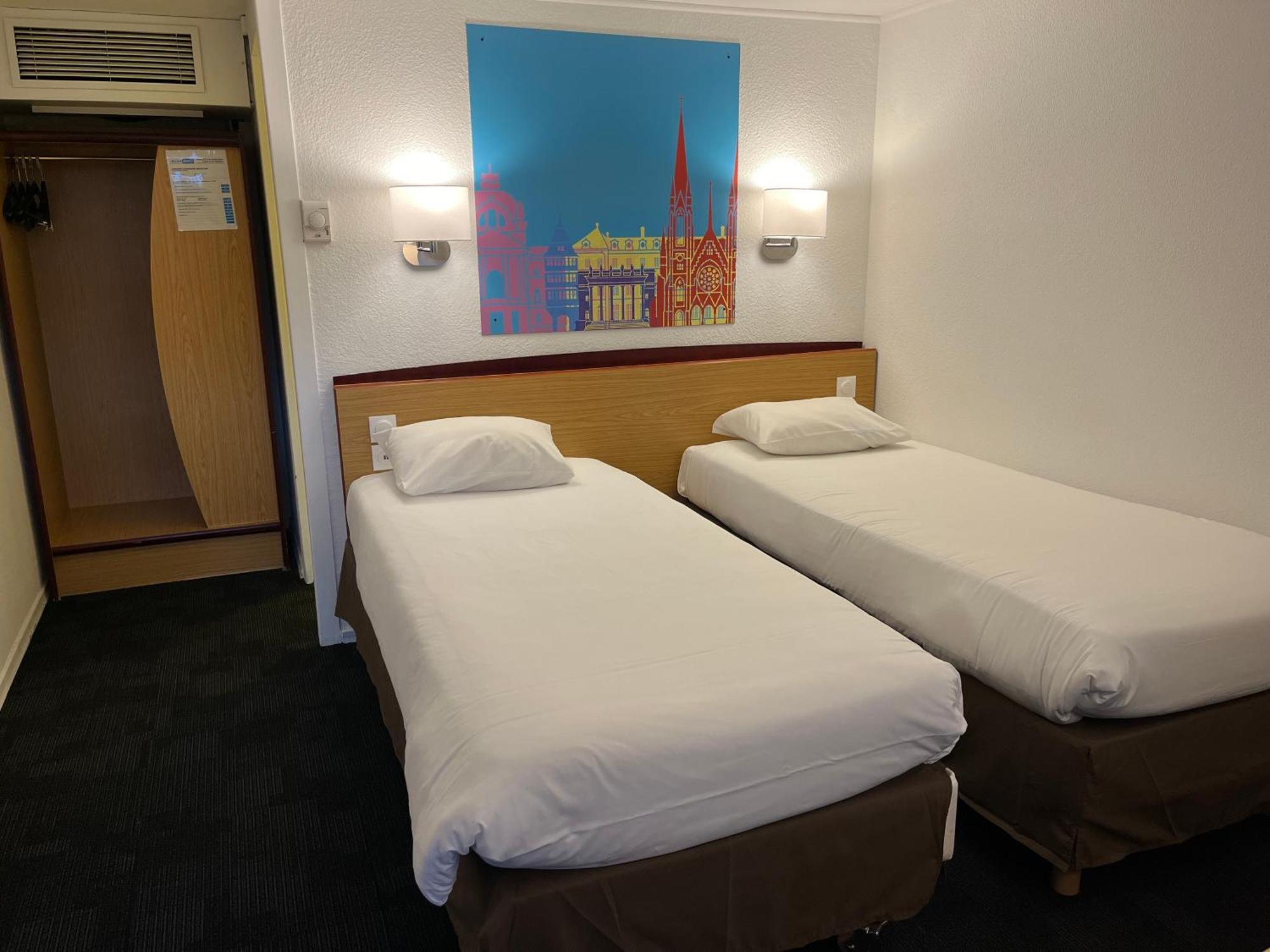 Kyriad Direct Marseille Ouest - مارتيج المظهر الخارجي الصورة